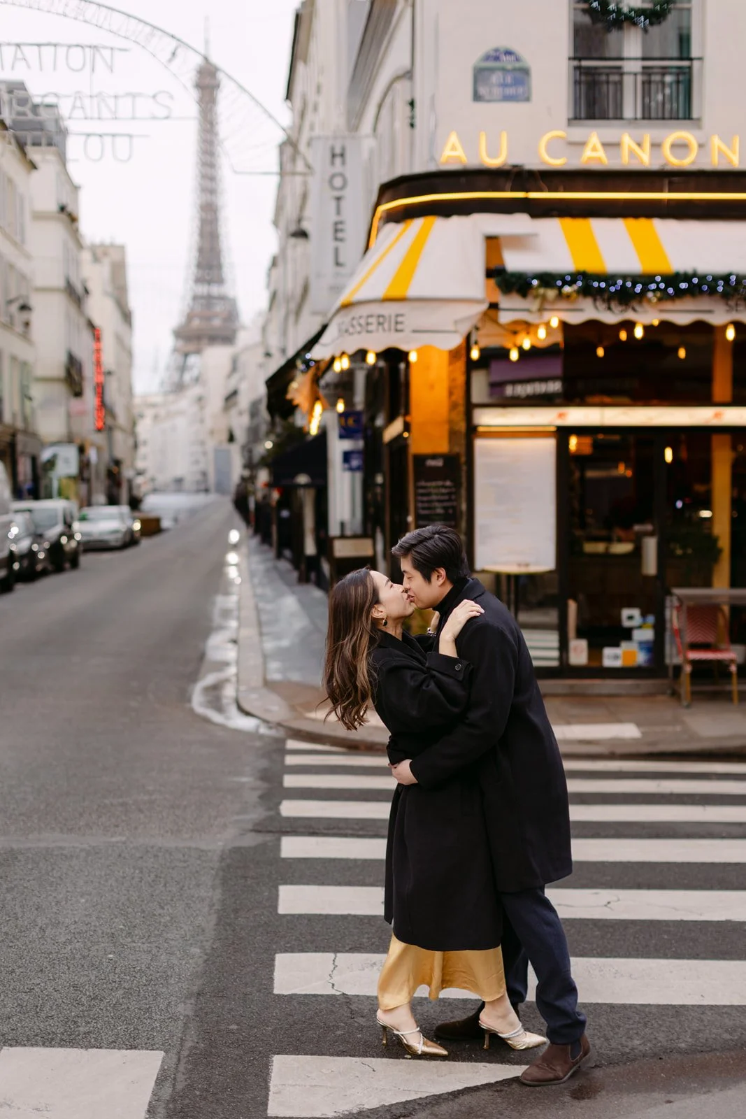 paris-couple-photoshoot-photographer-00014.jpg