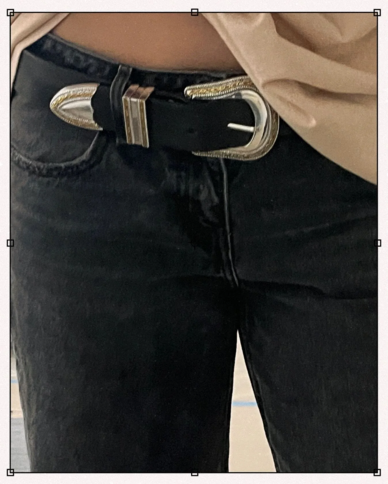 STRAPPED.
leather western belts. killer selection. 
@madleatherofficial for @underthebigskyfestival
📸 @yoli_krastev 
.
.
.
#leatherbelts #leatherwesternbelts #westernbelts #westernbeltbuckle #vegtanleather #italianvegtan #handmadebythemanhimself