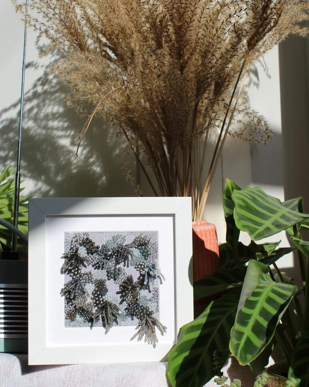 Light grey medium embroidered coral🧚&zwj;♀️

An intricate design that captures the coral forms on a miniature scale🐠 I love the grey embroideries as they have such a sense of calm to them💗

I'm currently working away on my summer embroidery collec