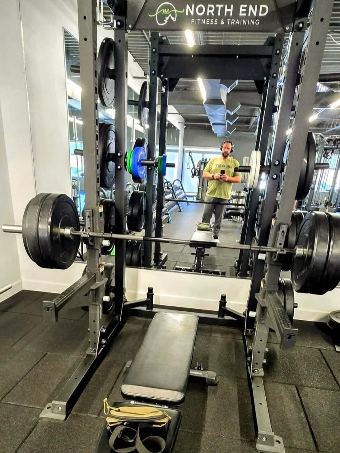 Meanwhile at the Gym in town&hellip;

👏👏👏

 @cariboumediaoutdoors