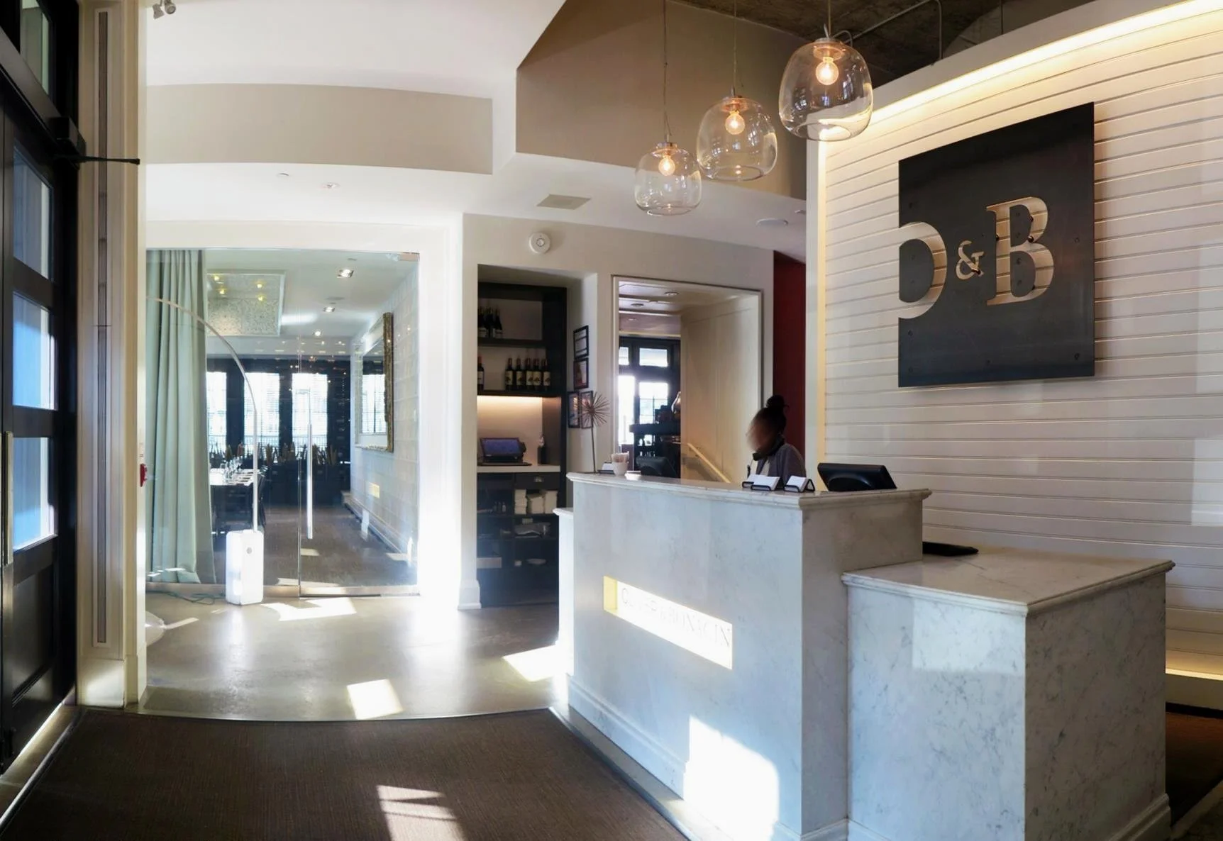 002Front_Entrance_Reception.jpg