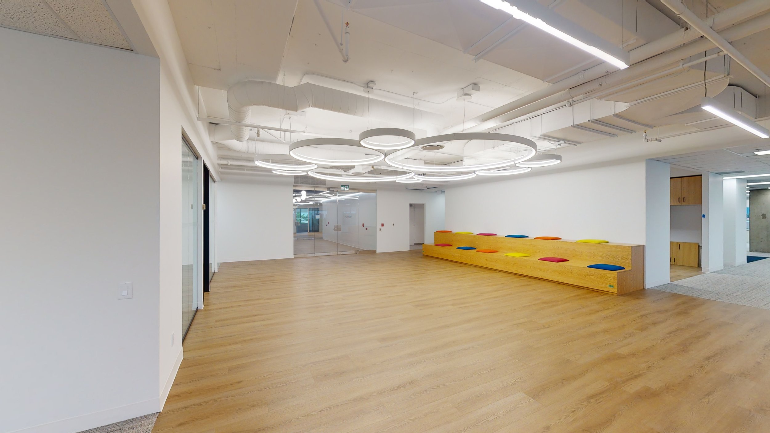 2680 Skymark Avenue8.jpeg