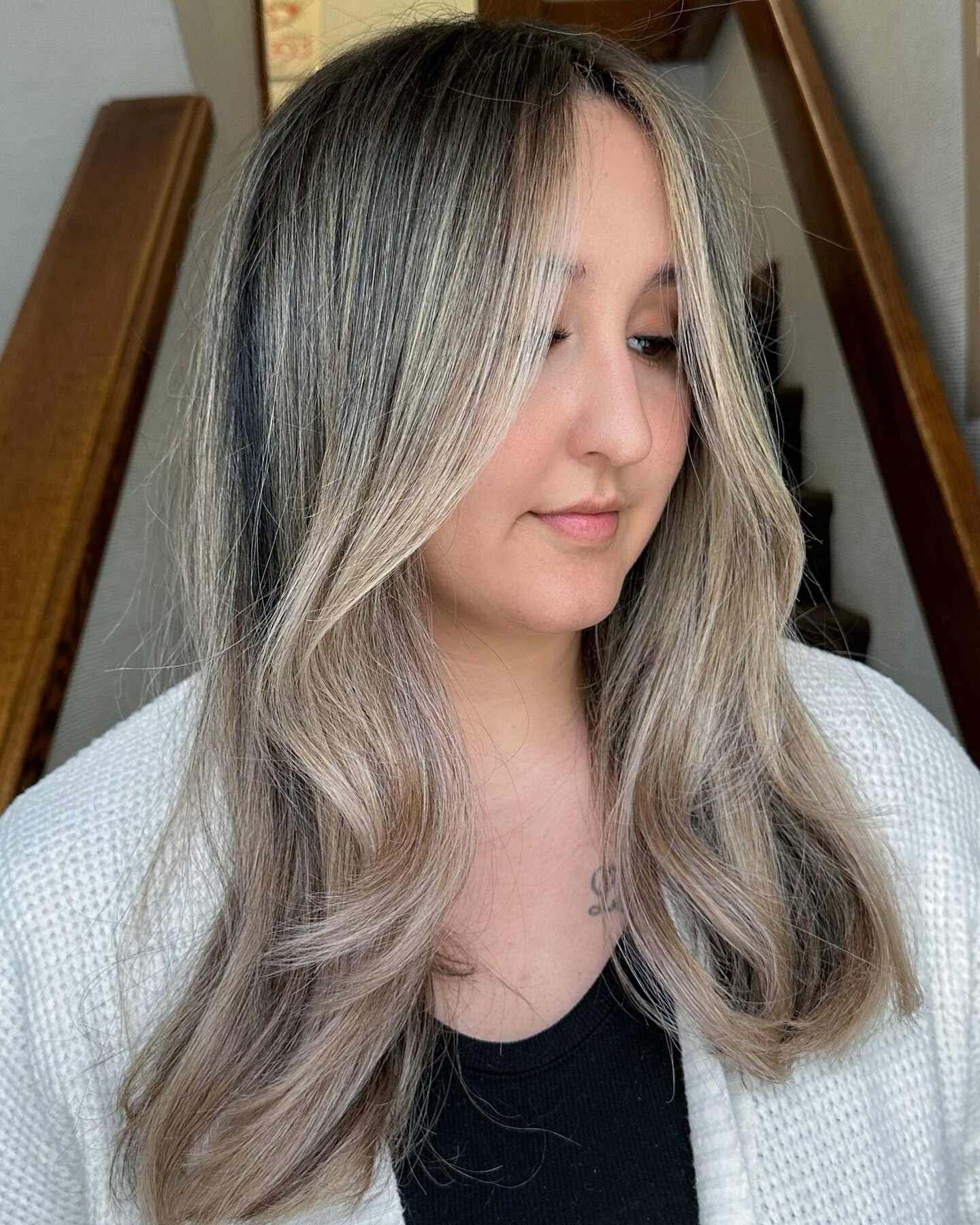 You can still have seamless blonde even when your natural hair is super dark.