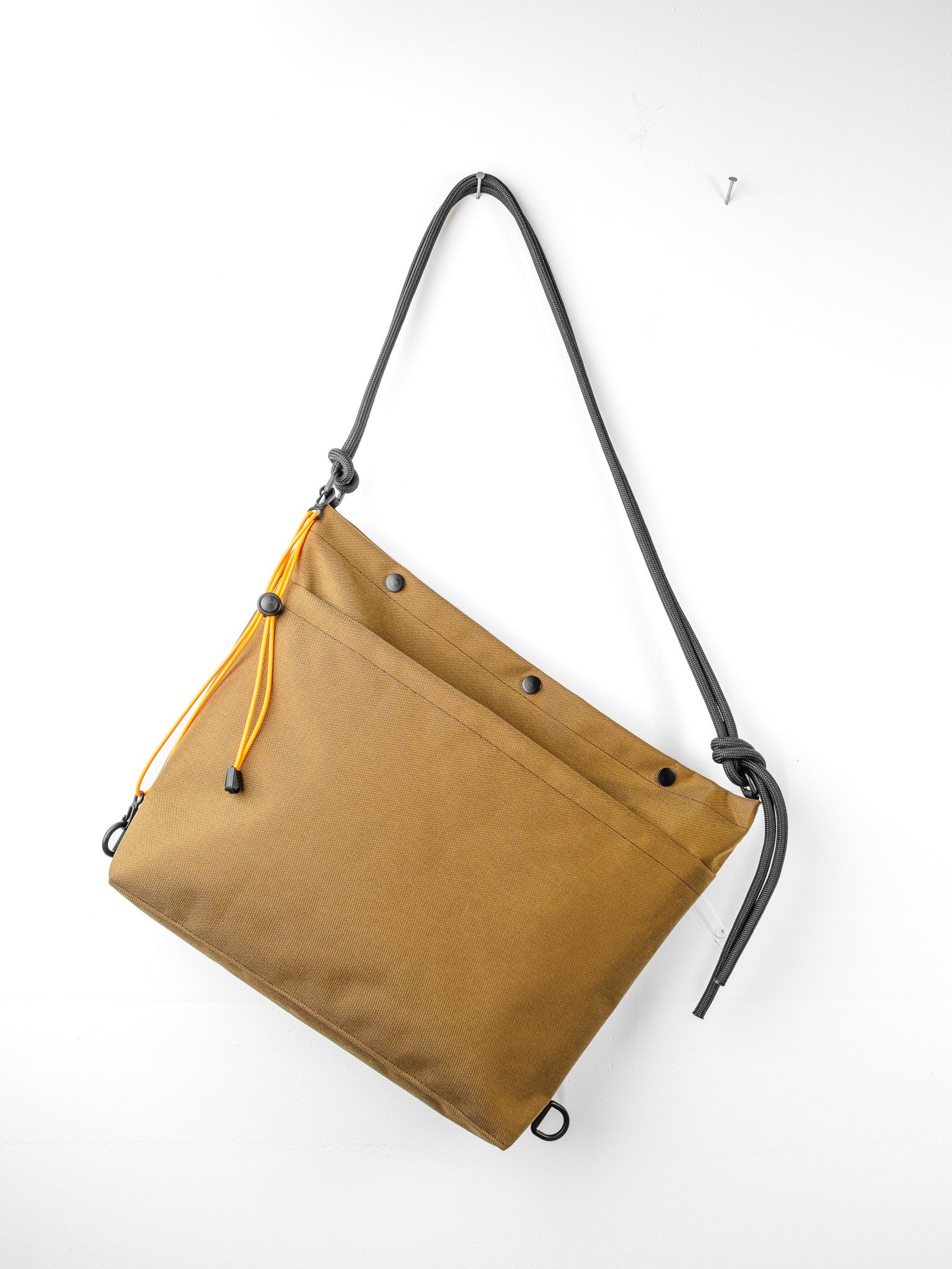 Andrew-bag0070 copy.jpg