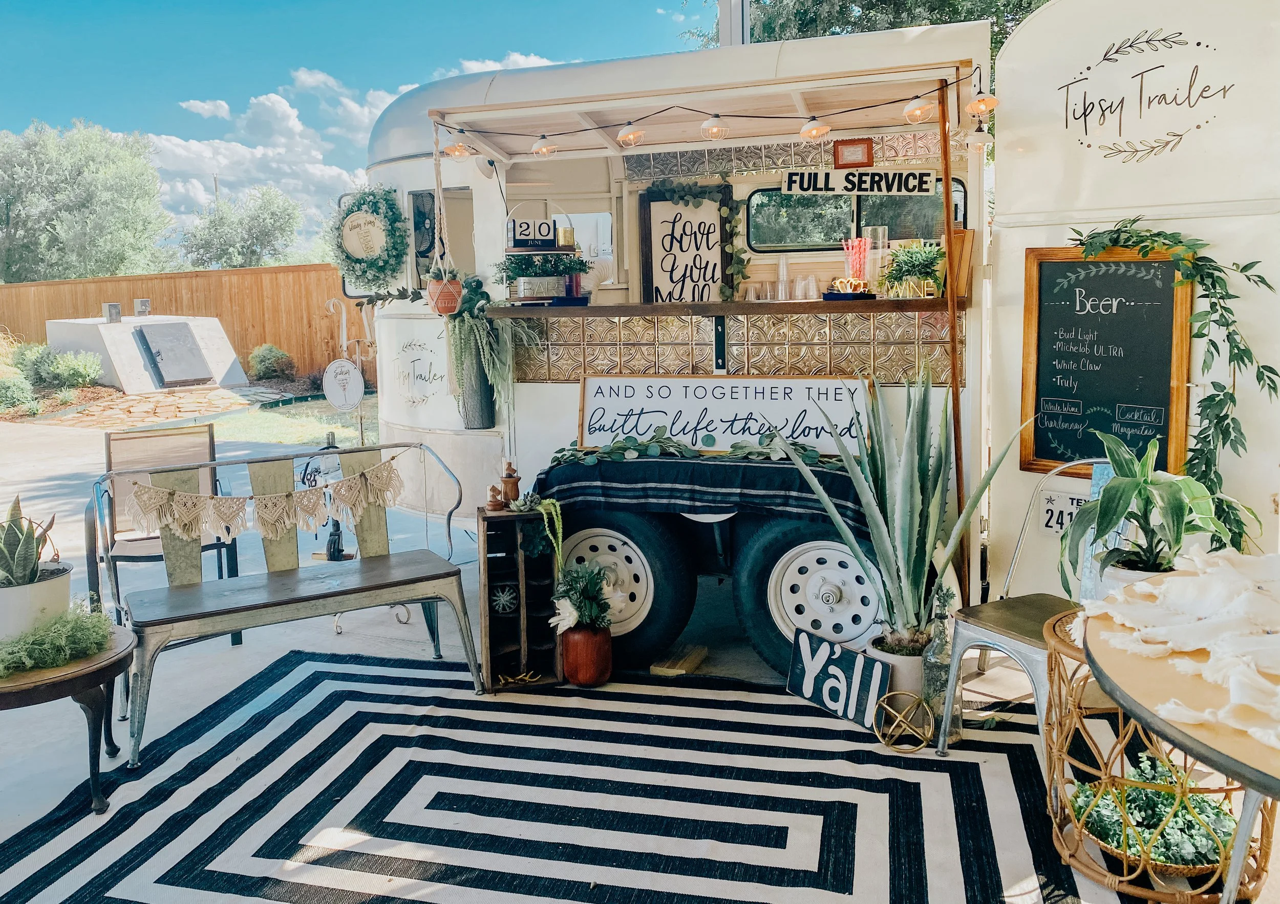 Tipsy Trailer - Mobile Bar for Events & Weddings | Graham, TX Women-Owned Small Business Vendor we adore at Sparrow Creek Ranch