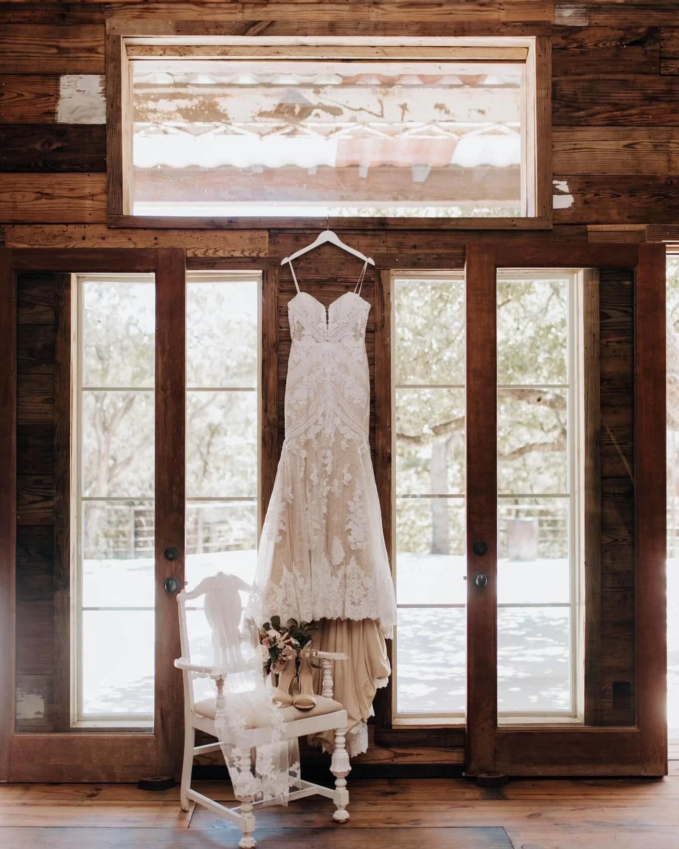 A venue so full of character, every little angle, wall, corner, and section of the floor is the most perfect background for your wedding details! Photographers love working here and all the creative options to capture the little things on your big da