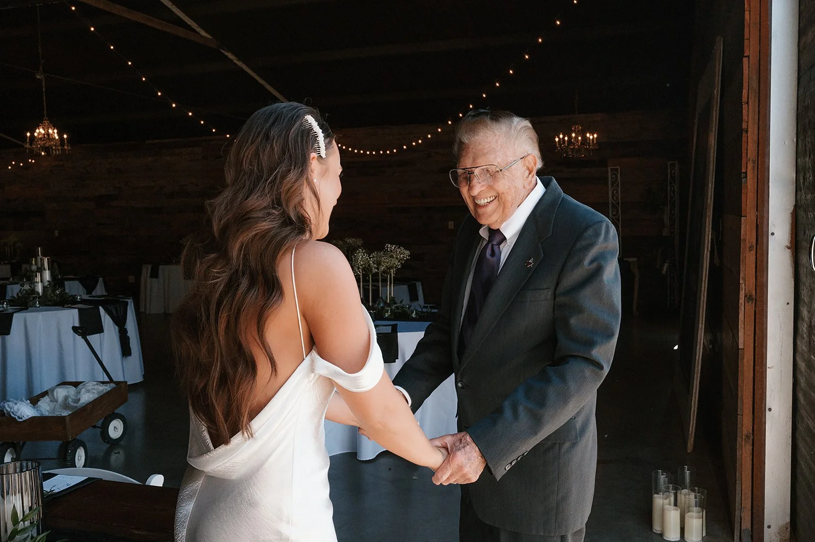 Chic Brides Marrying their Cowboys find the blend of elegance and ...