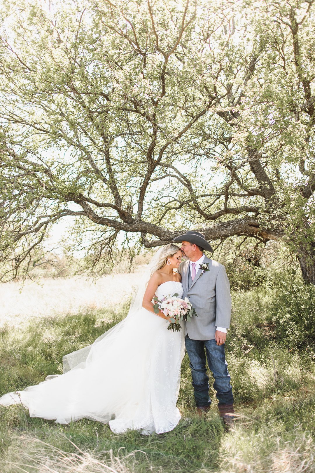 barn-wedding-sparrow-creek-ranch-in-north-texas-double-knot-weddings (56).jpg