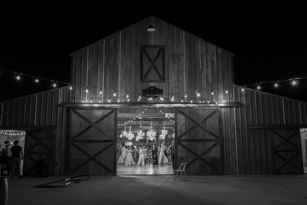 rustic-texas-wedding-venue-scr (29).jpg