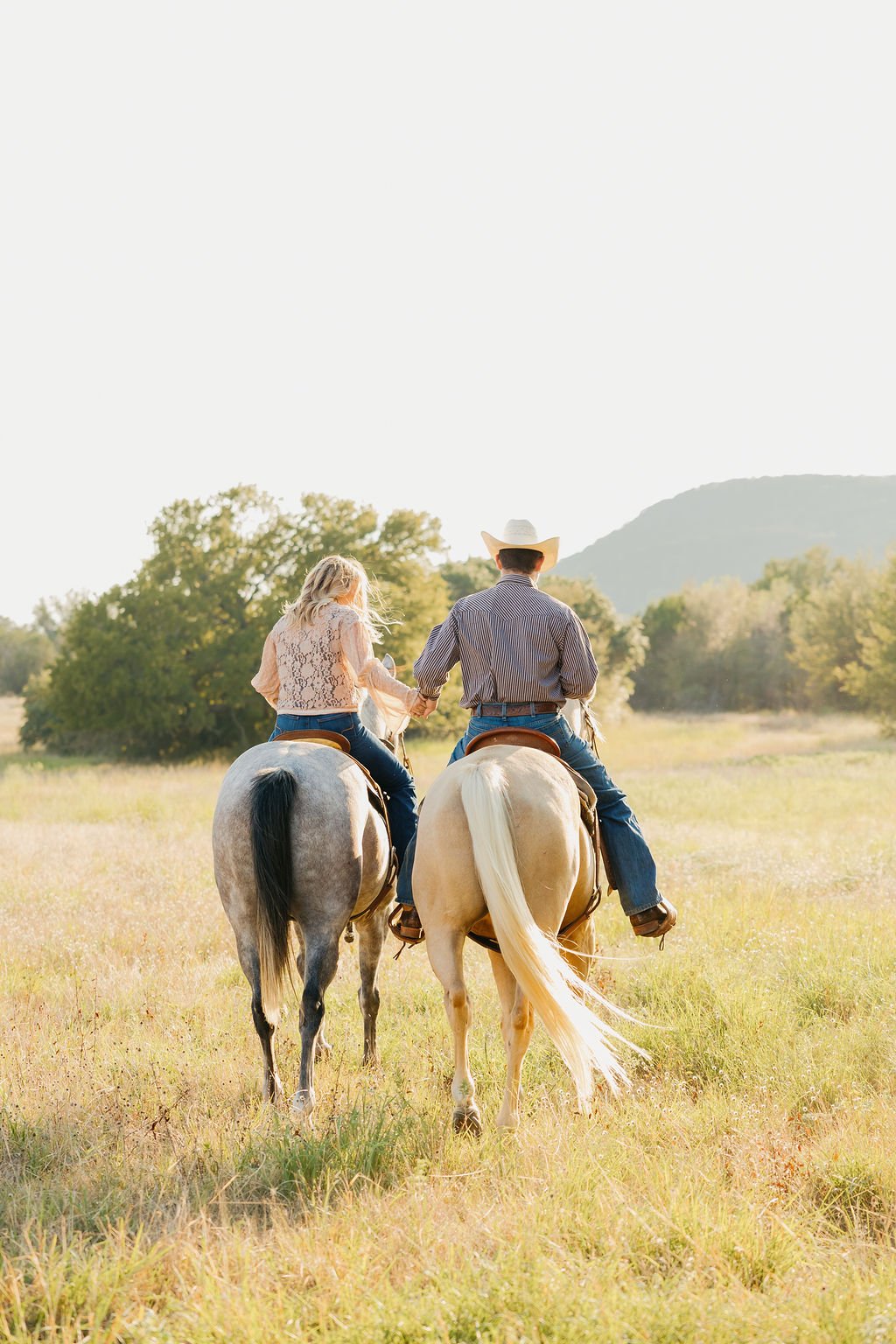 engagment-session-with-horses-texas-wedding (1).jpg