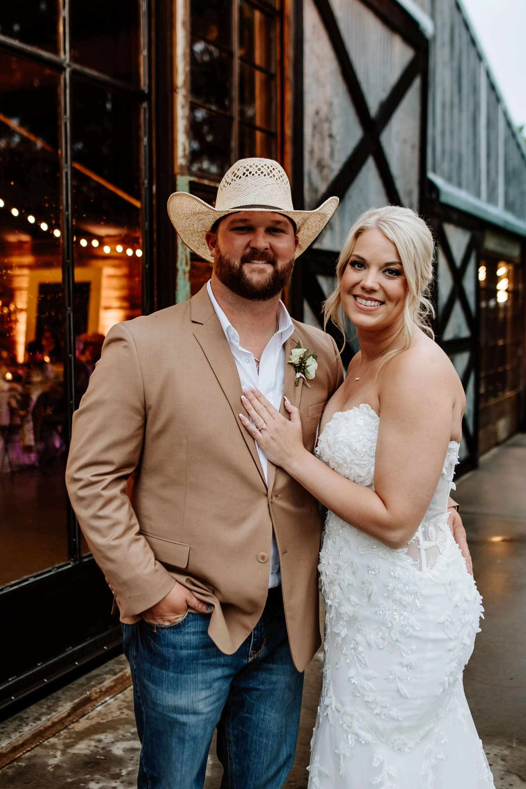 rain-plan-wedding-dfw-sparrow-creek-ranch (4).jpg