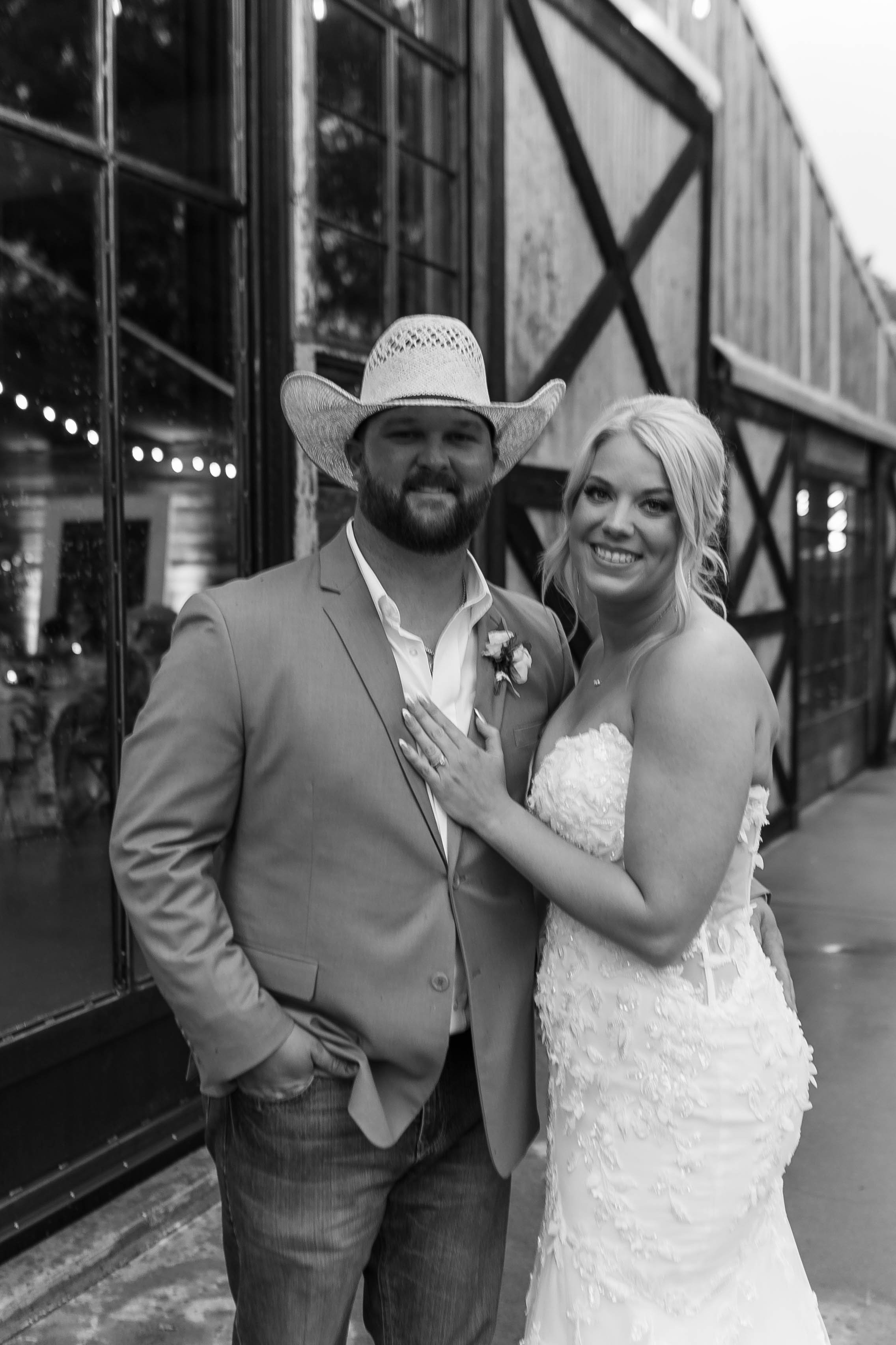 rain-plan-wedding-dfw-sparrow-creek-ranch (3).jpg