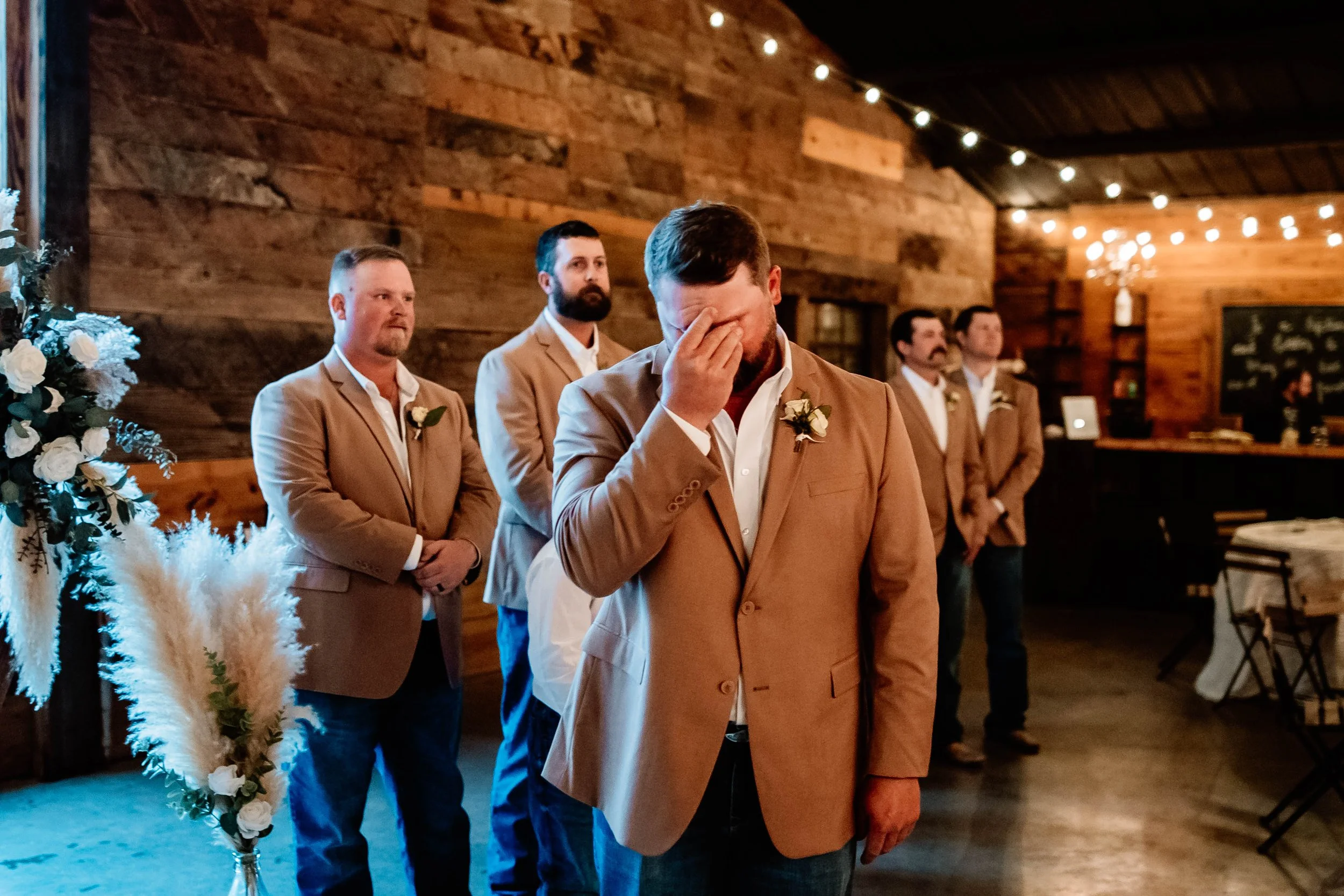 rain-plan-wedding-dfw-sparrow-creek-ranch (28).jpg