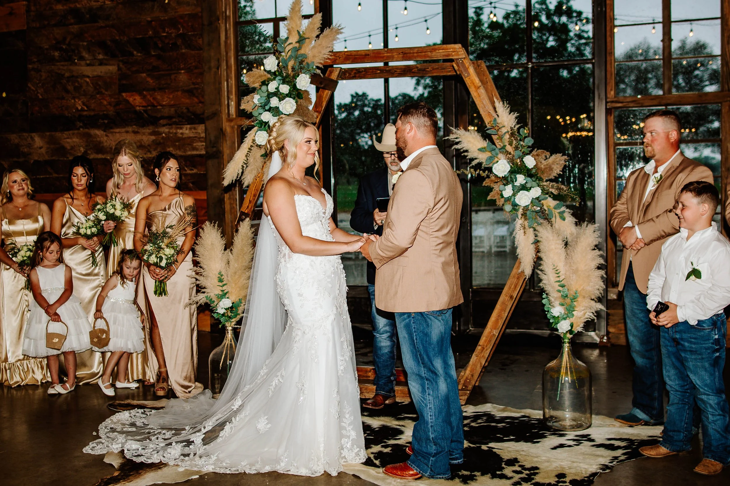 rain-plan-wedding-dfw-sparrow-creek-ranch (34).jpg