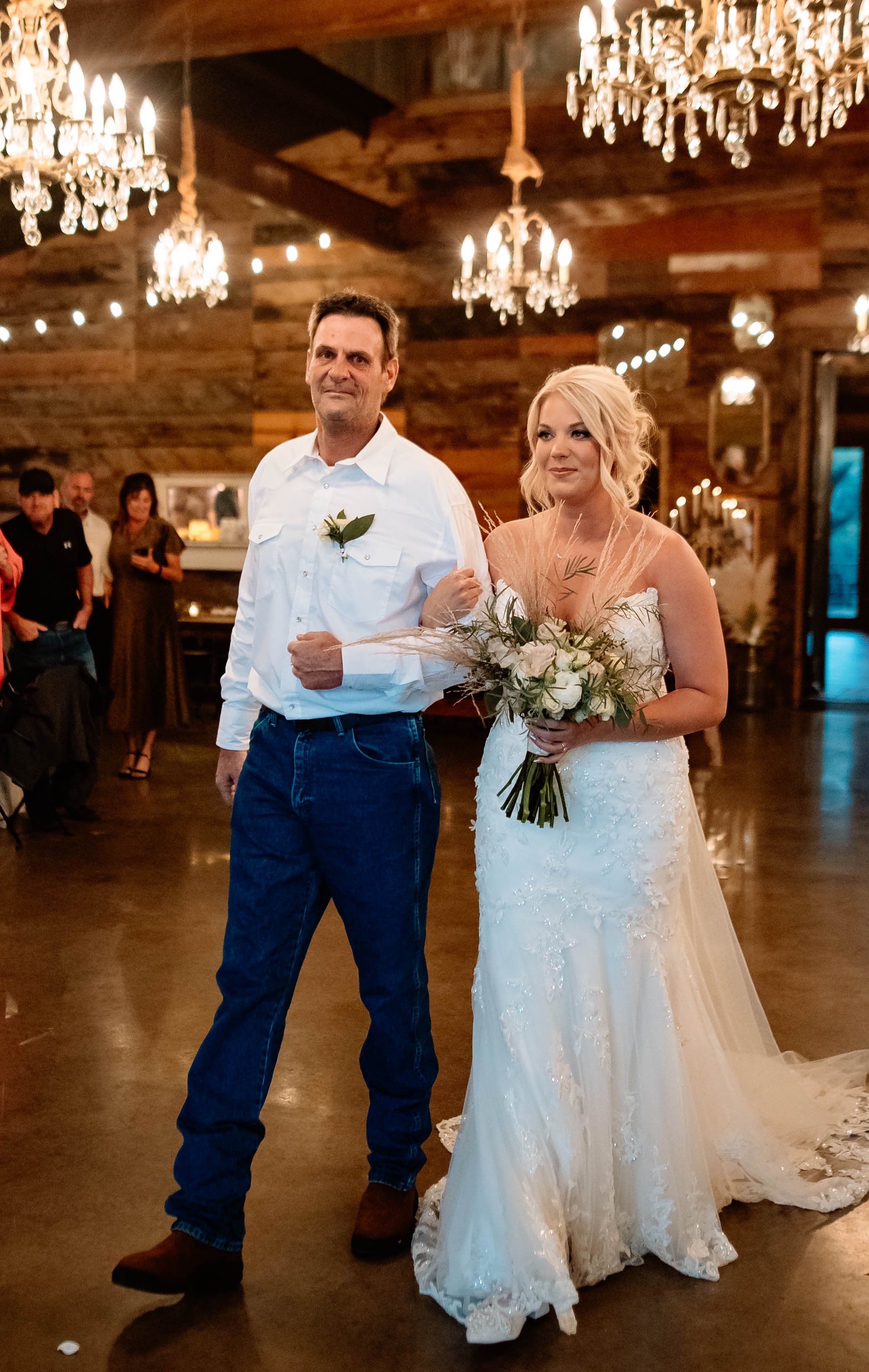 rain-plan-wedding-dfw-sparrow-creek-ranch (31).jpg