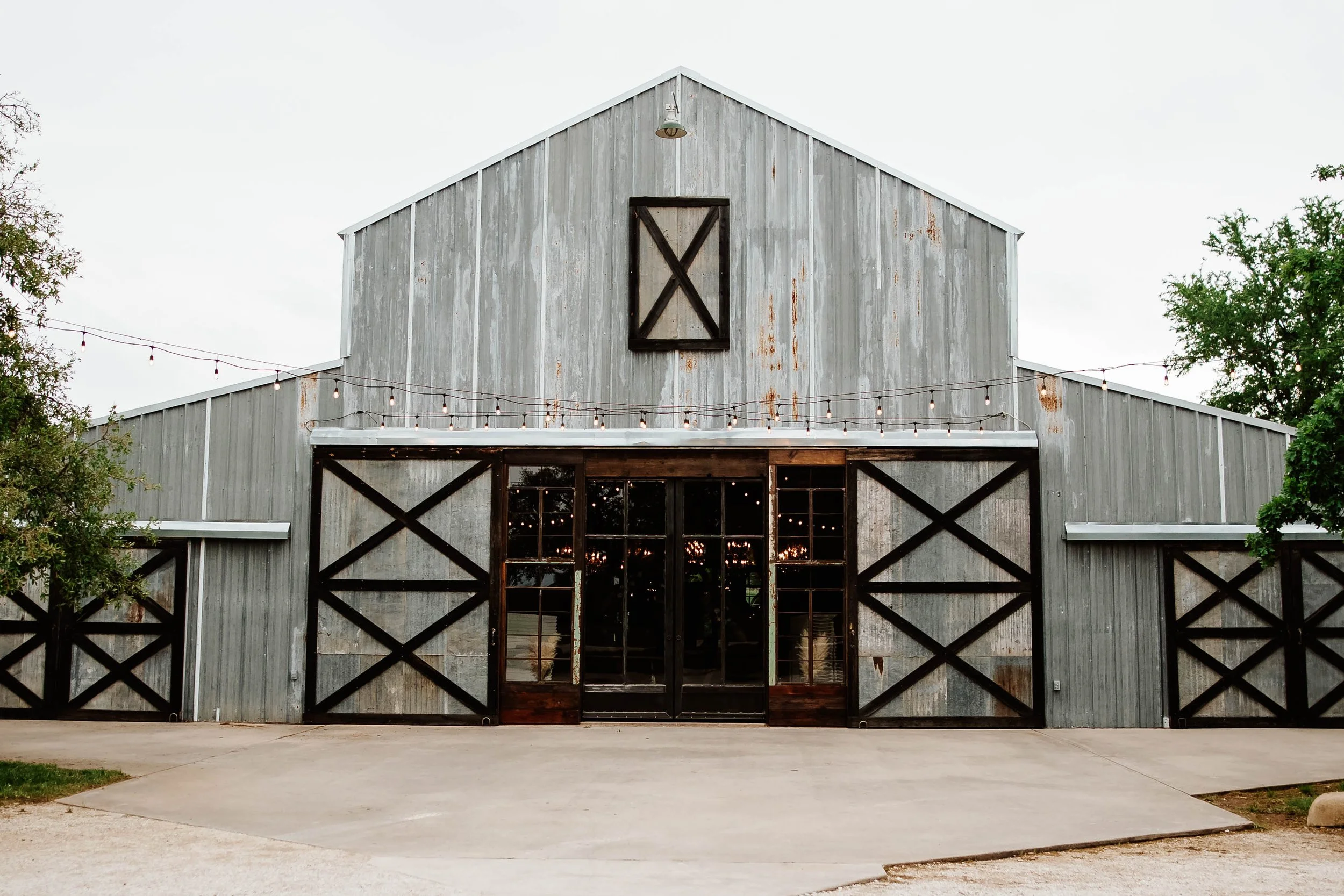 rain-plan-wedding-dfw-sparrow-creek-ranch (19).jpg