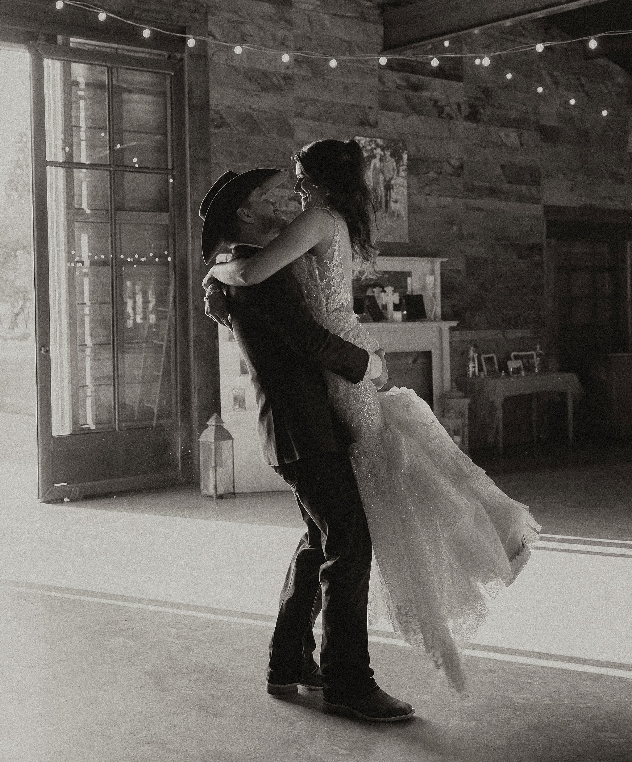 sparrow-creek-ranch-wedding-venue-dfw-rustic-ranch (27).jpg
