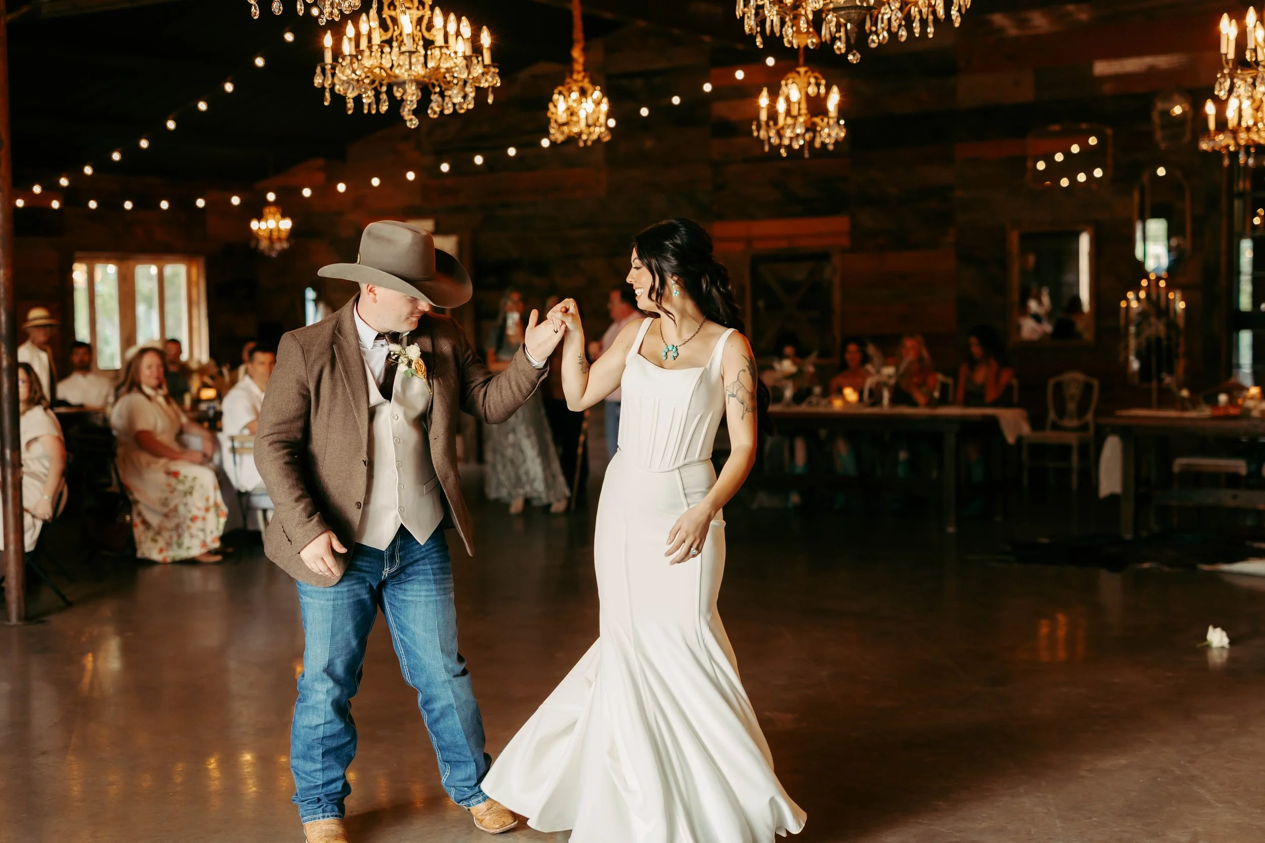 rustic-wedding-venue-texas-sprarrow-creek (5).jpg