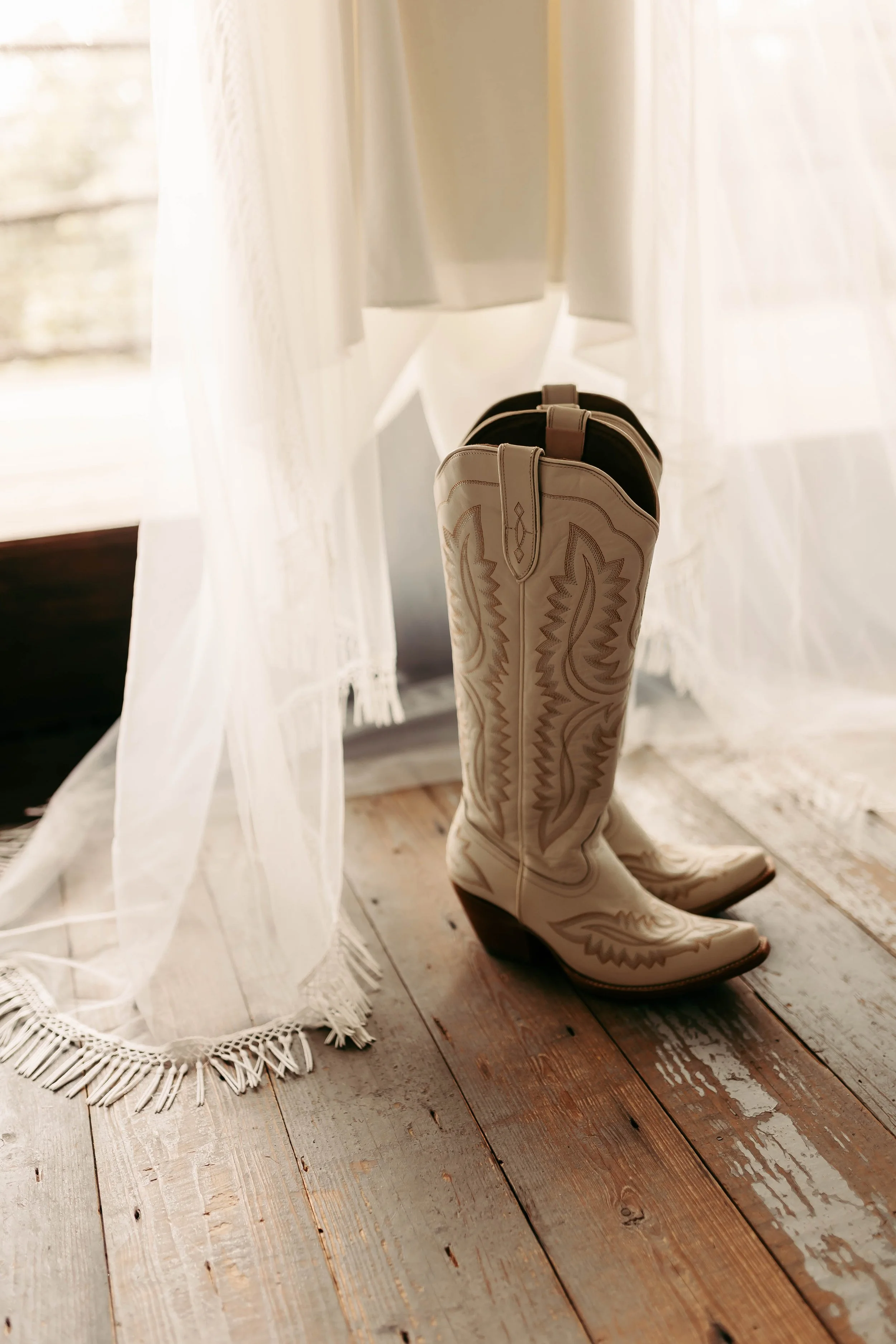 little-bear-photoraphy-at-sparrow-creek-ranch-venue (14).jpg
