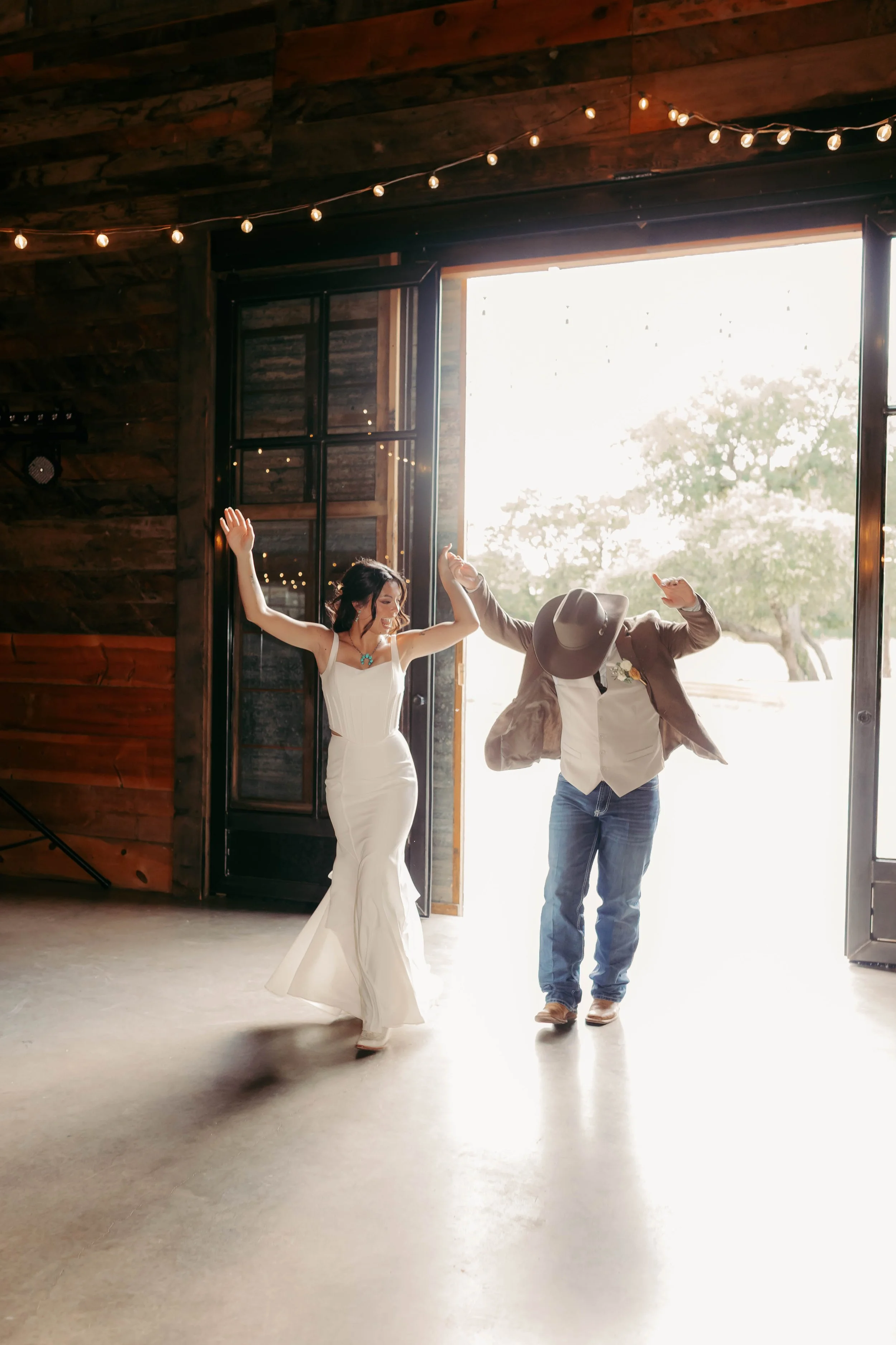 rustic-wedding-venue-texas-sprarrow-creek (167).jpg