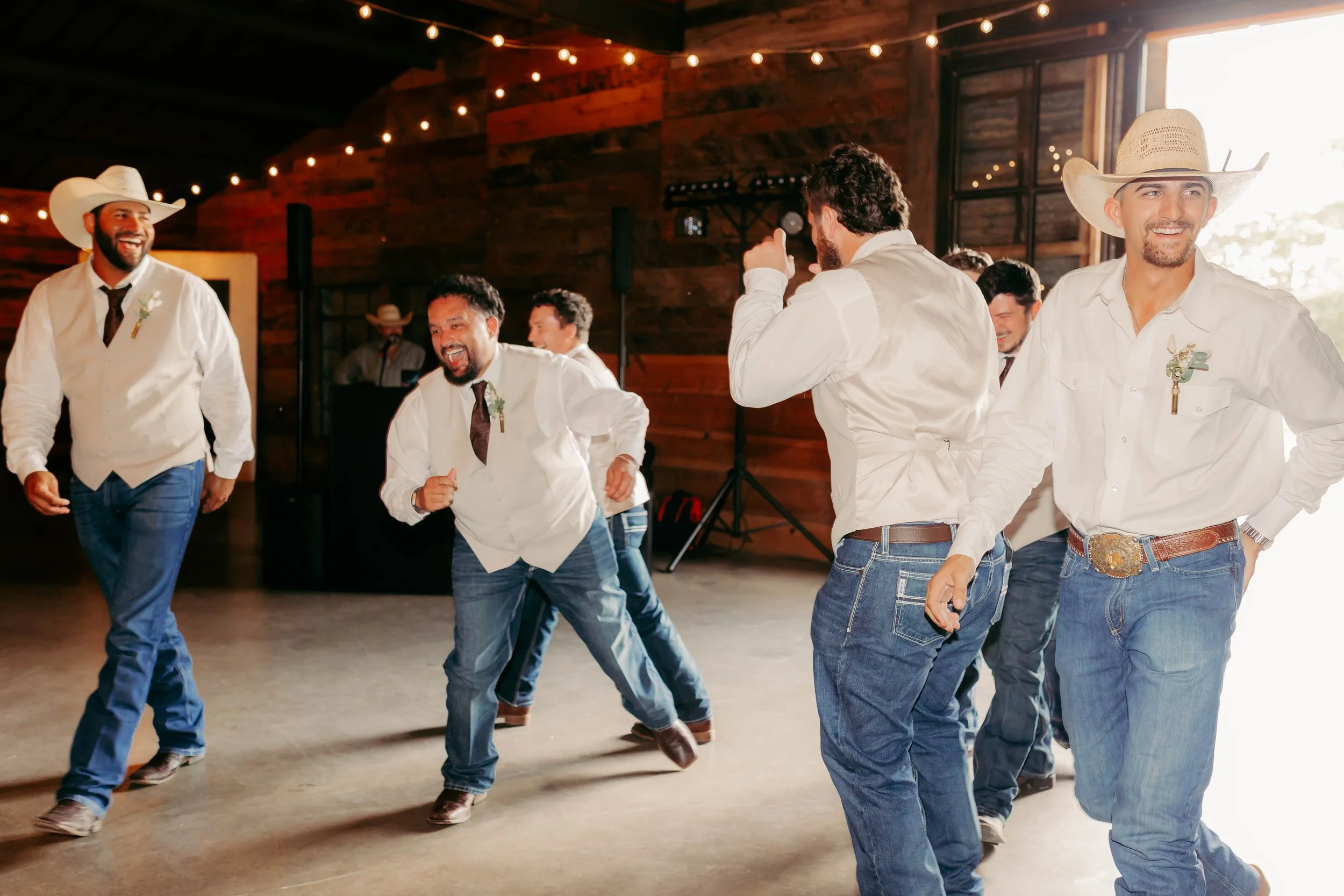 rustic-wedding-venue-texas-sprarrow-creek (162).jpg