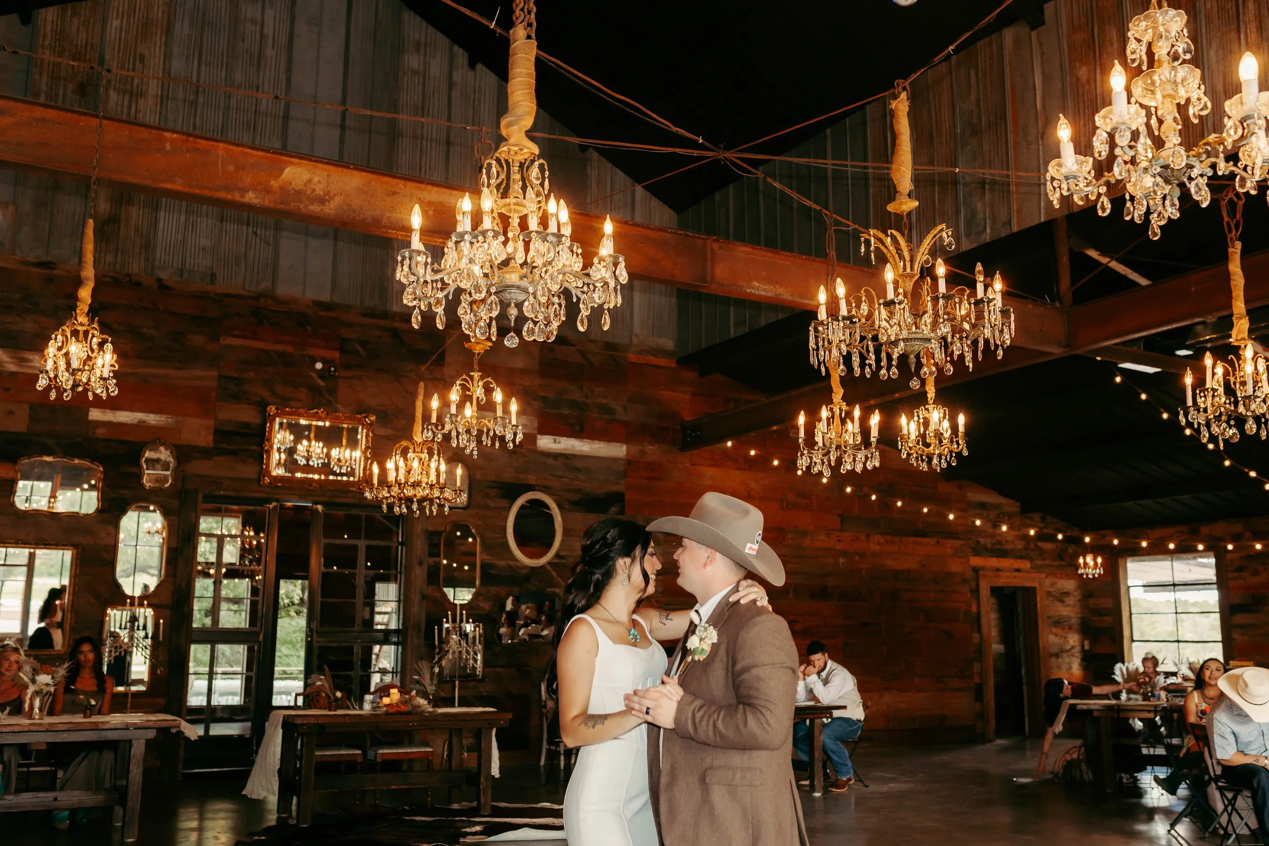 rustic-wedding-venue-texas-sprarrow-creek (184).jpg