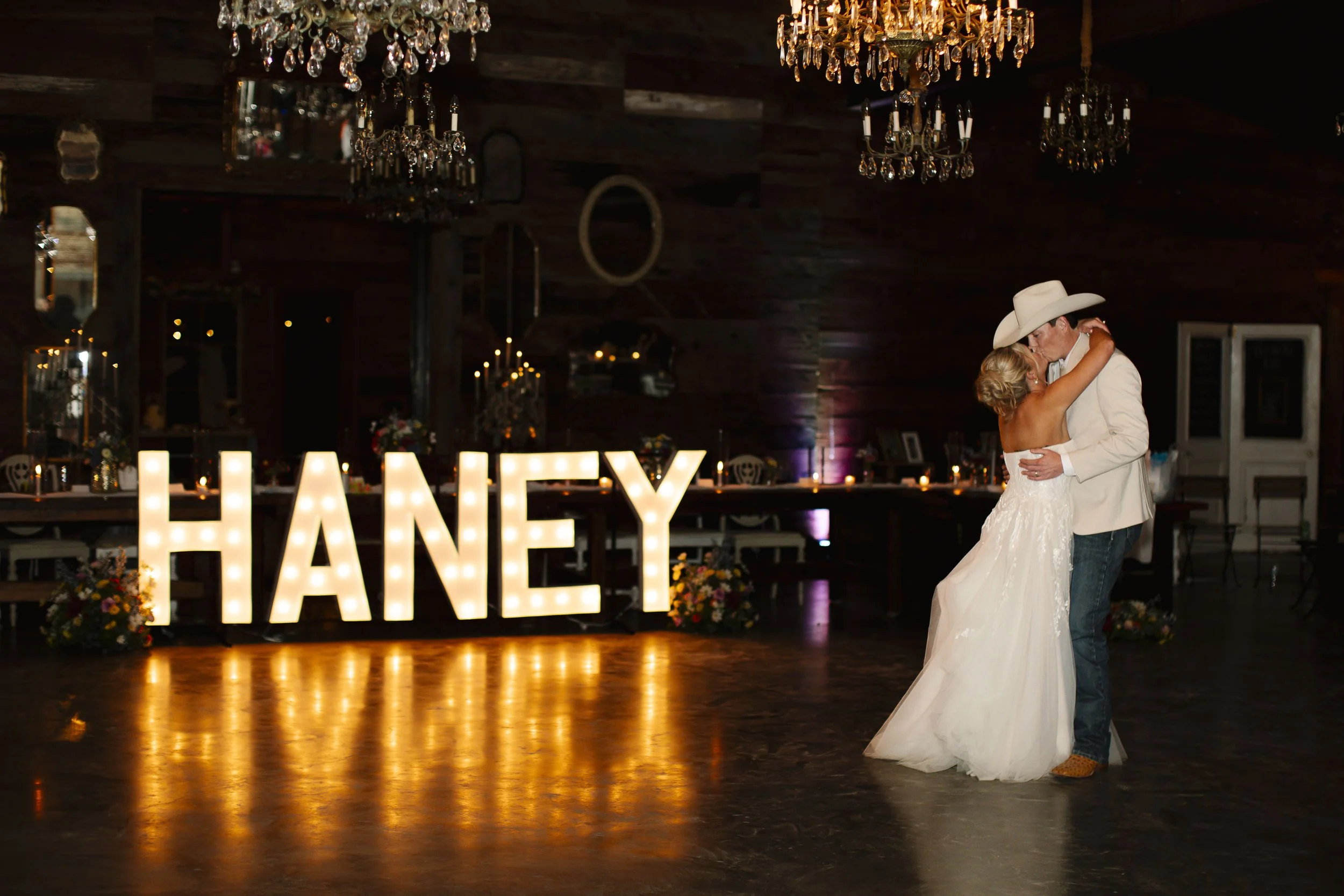 sparrow-creek-western-wedding-venue-texas (27).jpg
