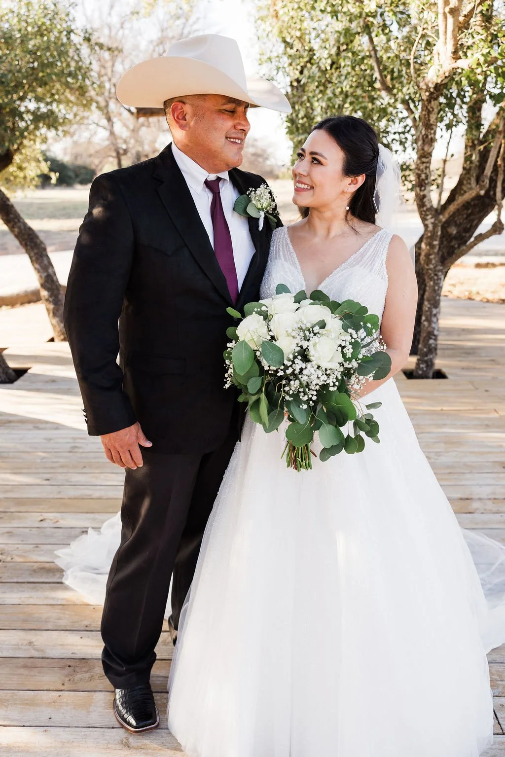 december-wedding-texas-sparrow-creekr (16).jpg