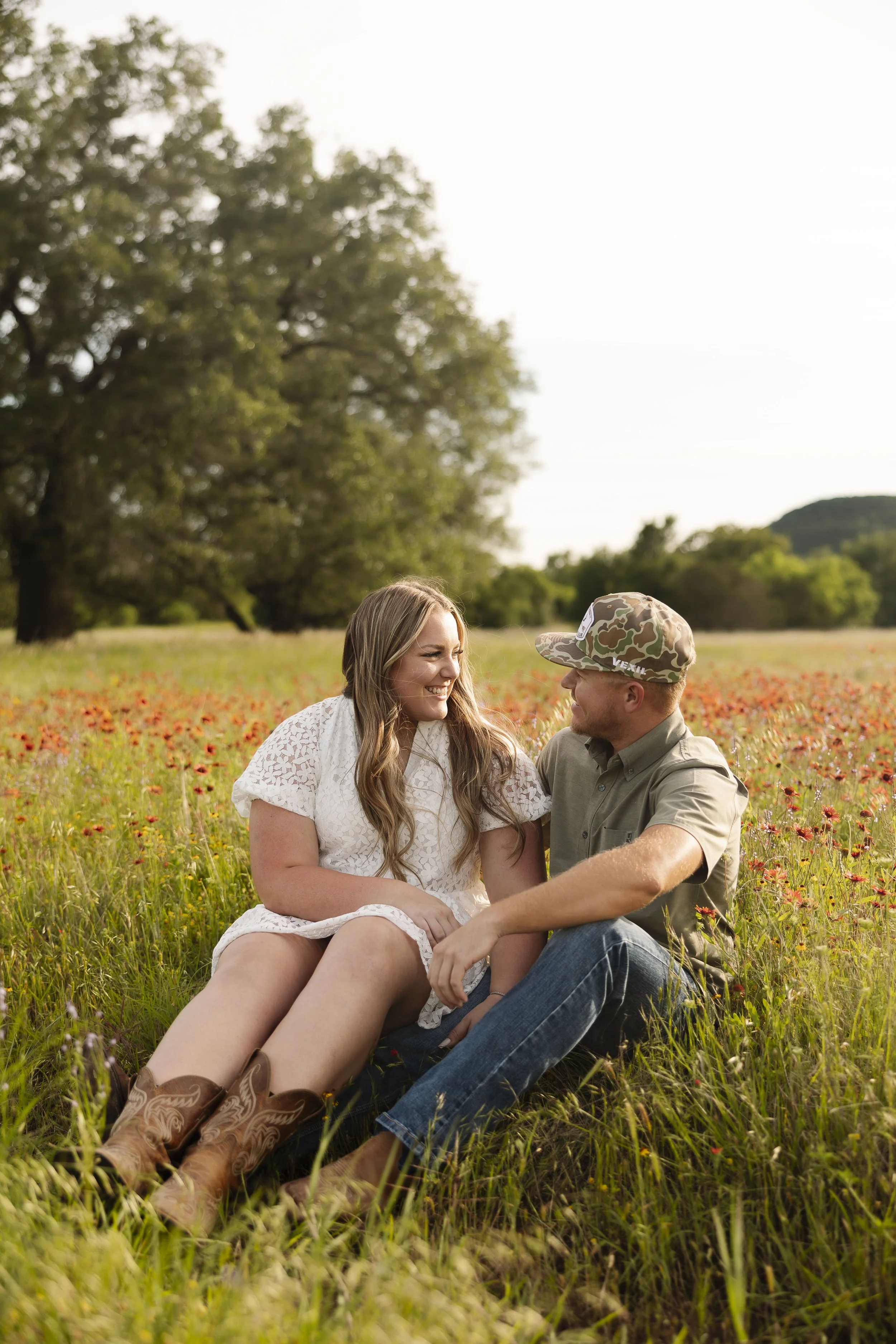 wildflower-engagment-photo-inspo-sparrow-creek (12).jpg