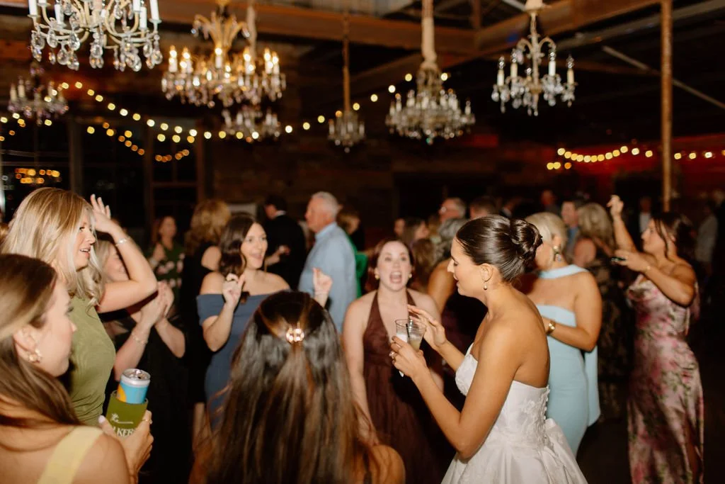 chic-black-tie-spring-texas-ranch-wedding (2).jpg