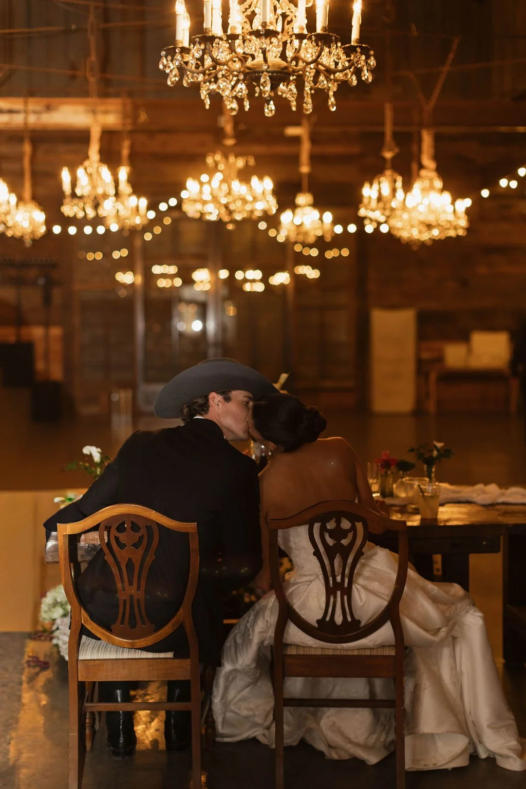 chic-black-tie-spring-texas-ranch-wedding (13).jpg