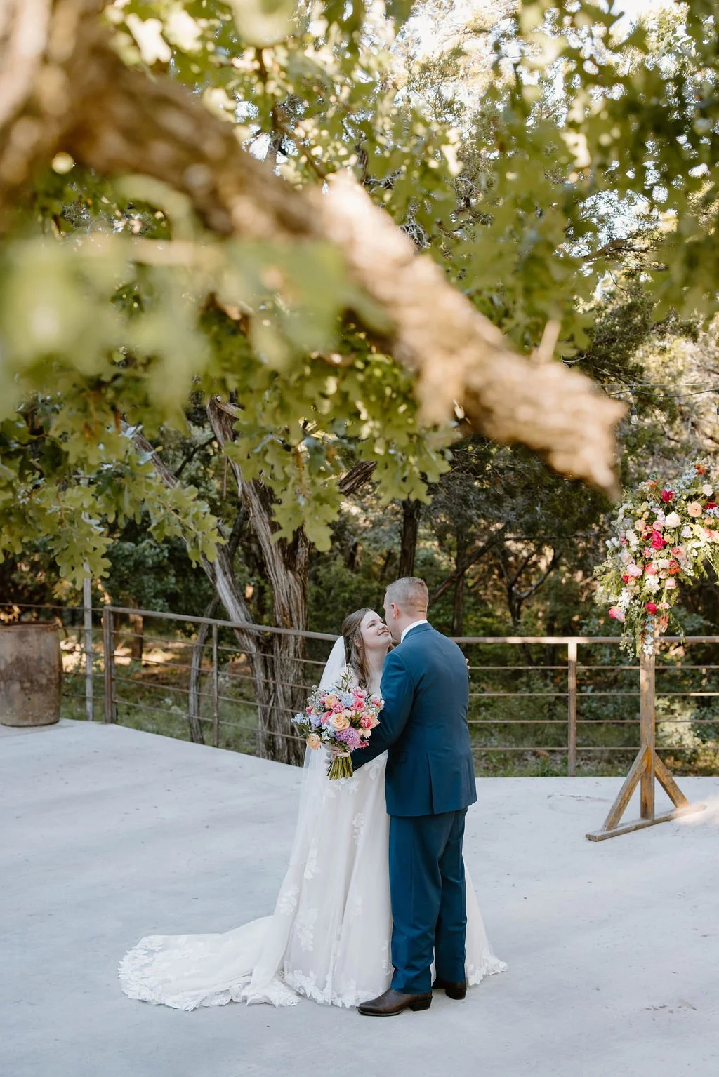 sparrow-creek-ranch-dfw-weekend-wedding-venu (12).jpg