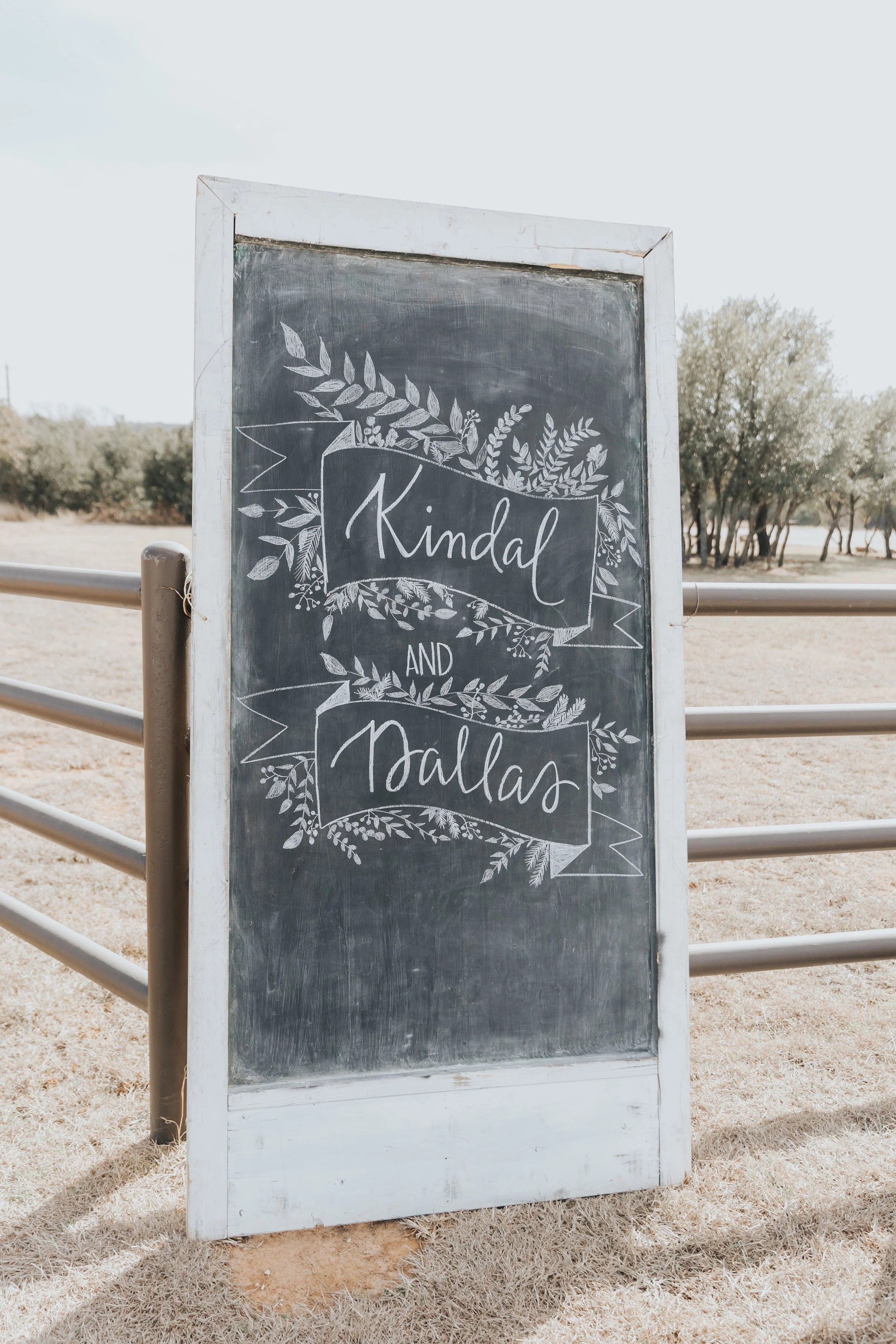 Winter Ranch Wedding with a Rustic Chic Theme | Sparrow Creek Ranch ...