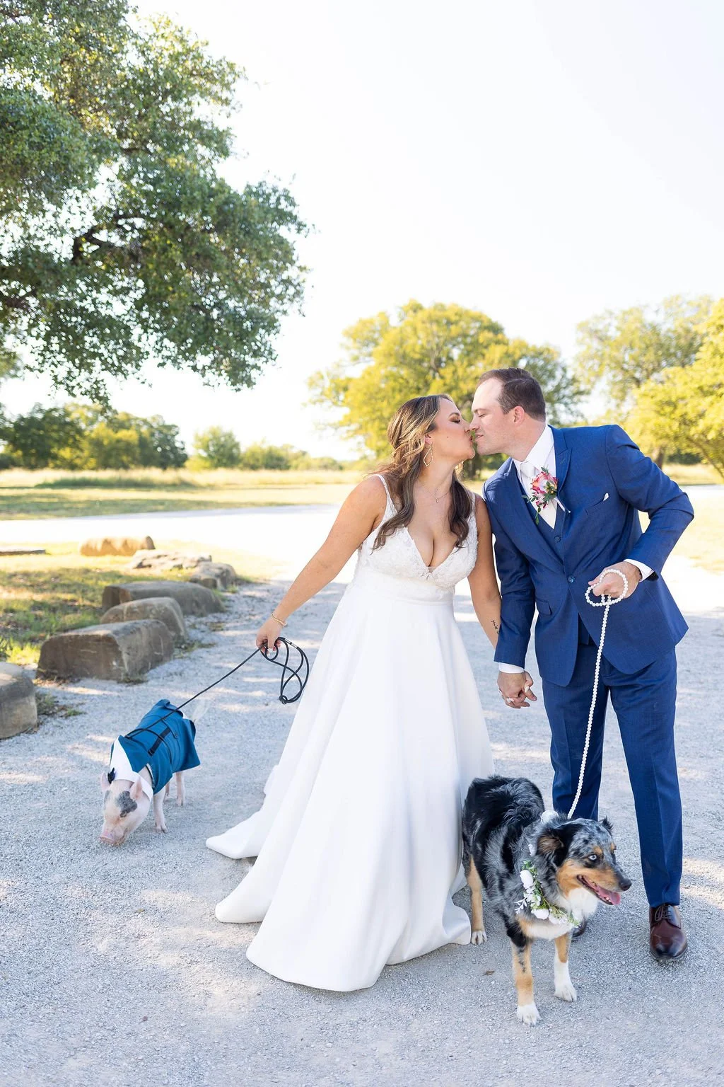 pet-pig-wedding-texas-couple (6).jpg