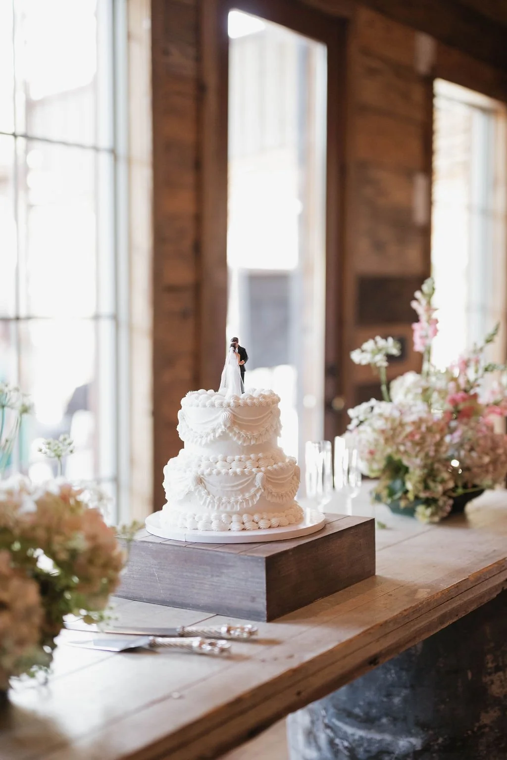 chic-black-tie-spring-texas-ranch-wedding (21).jpg