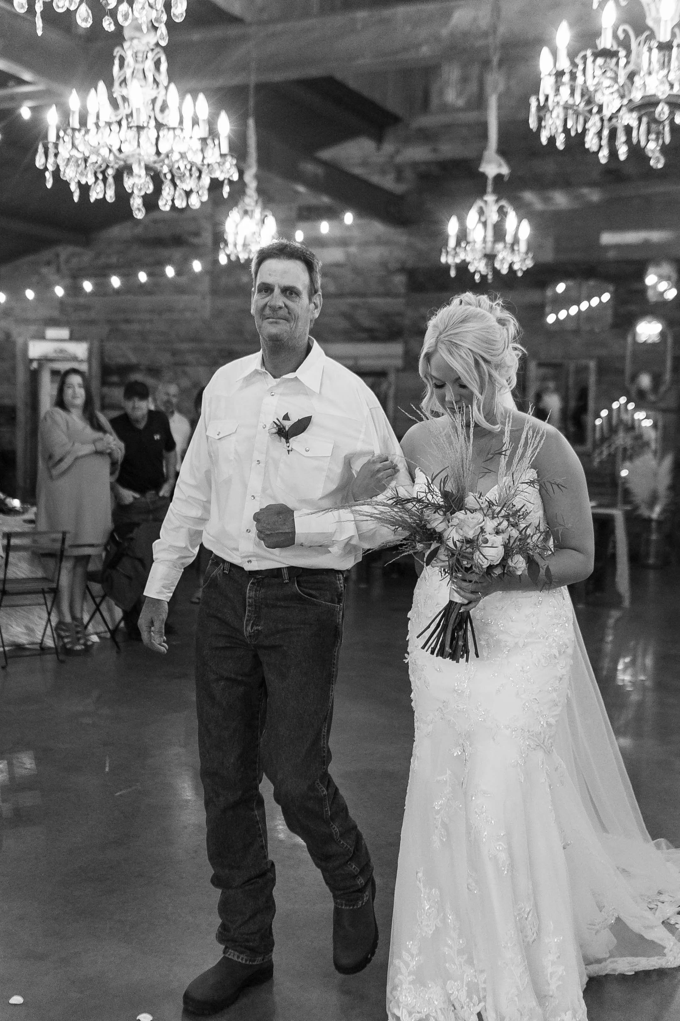 rain-plan-wedding-dfw-sparrow-creek-ranch (32).jpg