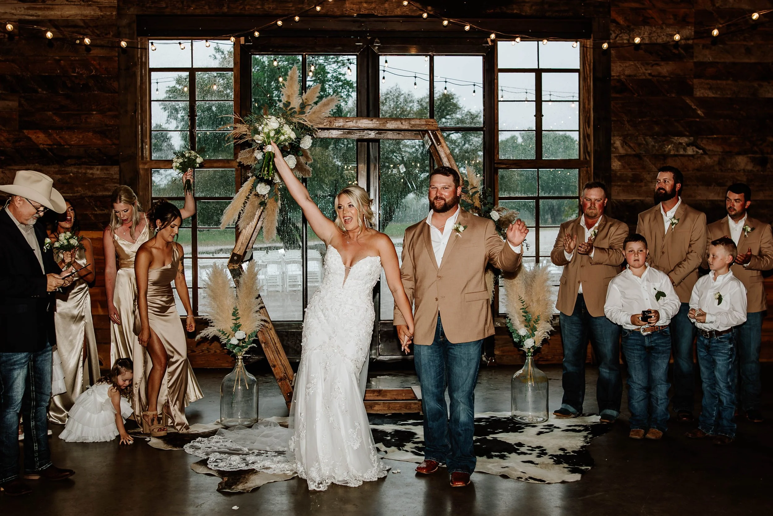 rain-plan-wedding-dfw-sparrow-creek-ranch (38).jpg