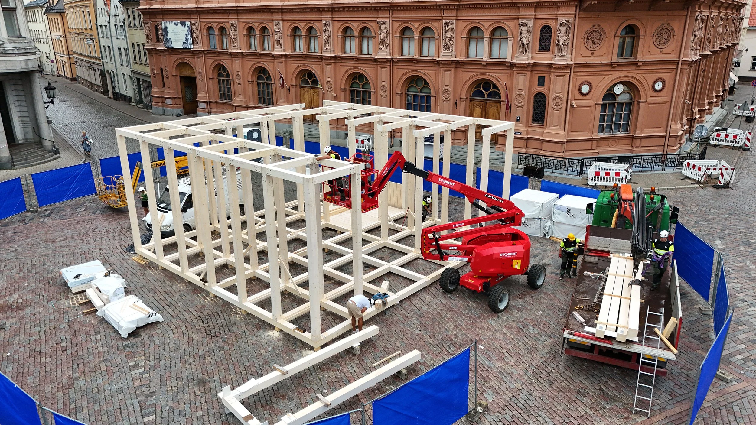 timber structure assembly