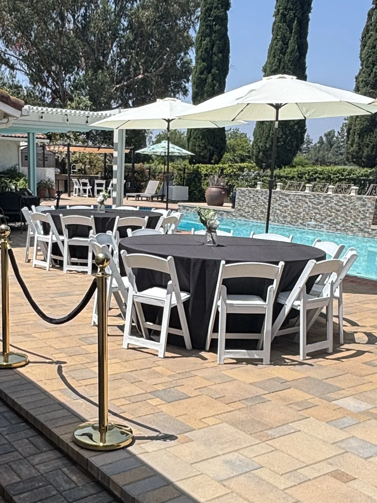 Stanchions and Round Tables 01.jpg