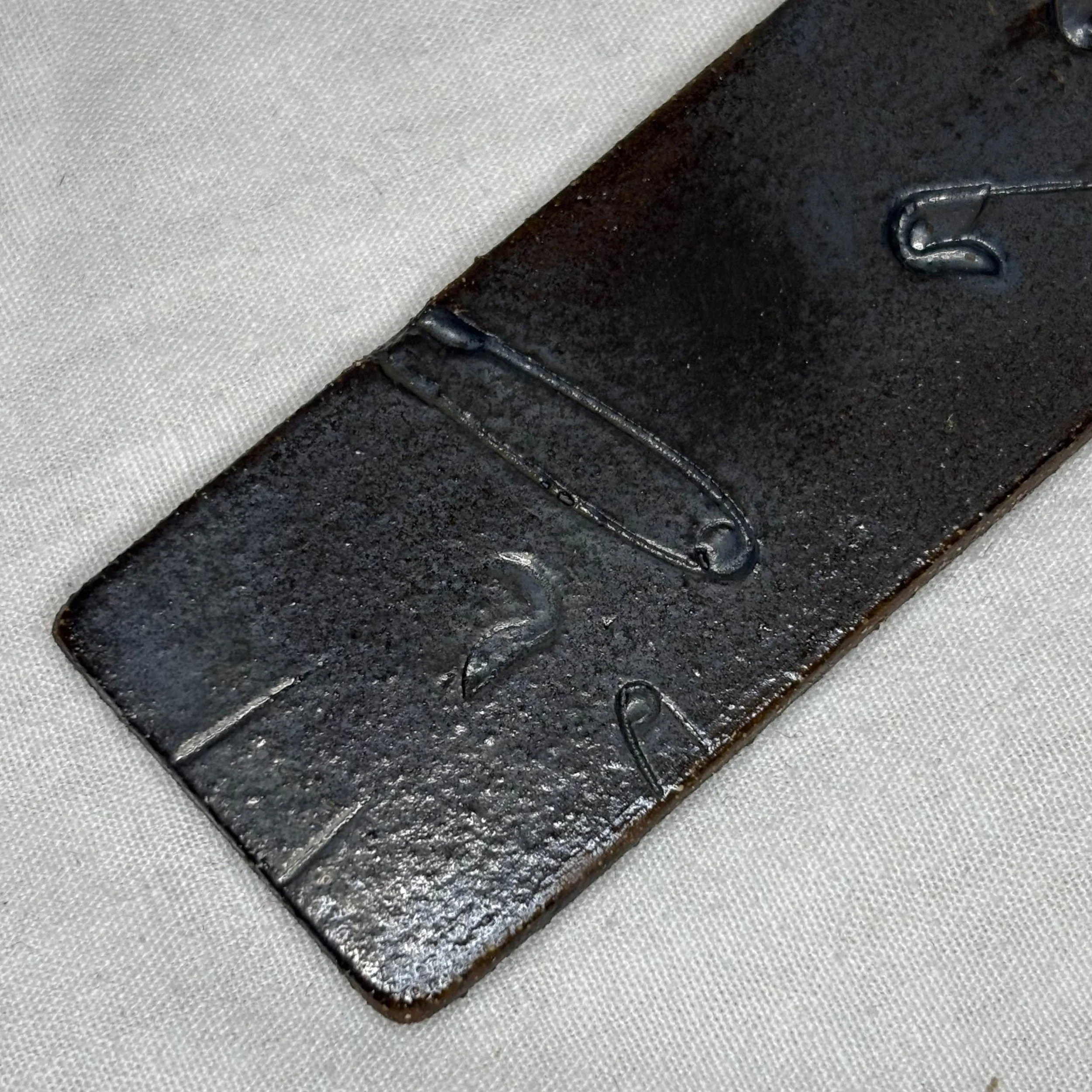 Jewel holder safty pen close.jpg