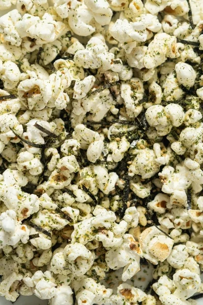 pom pom nori close 907751f5778de63ab11b09b2f796eaa77bc9700aa983971b3695cdef330b78a5.webp