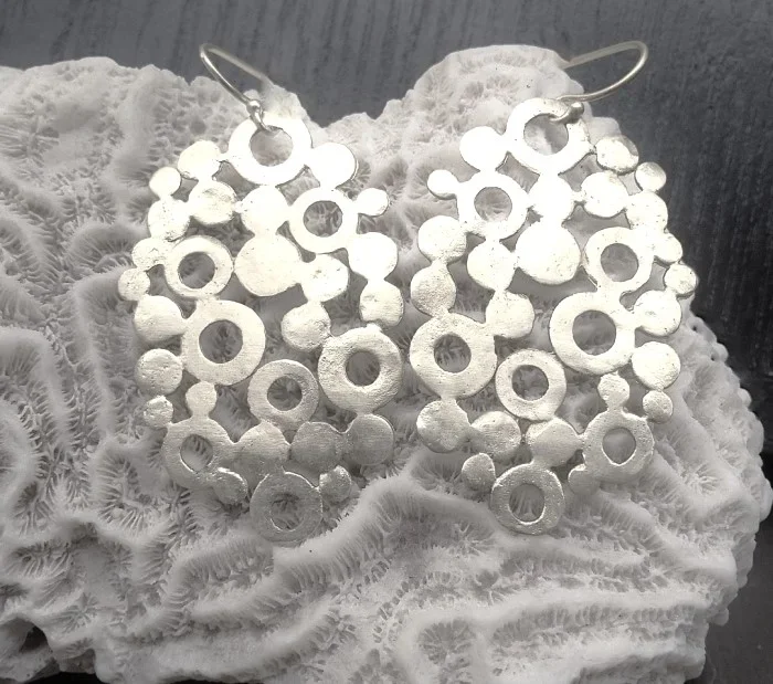 lisa klimt cloud earring CIECQWEJCDB6BZ3GPQKEUGOO.webp