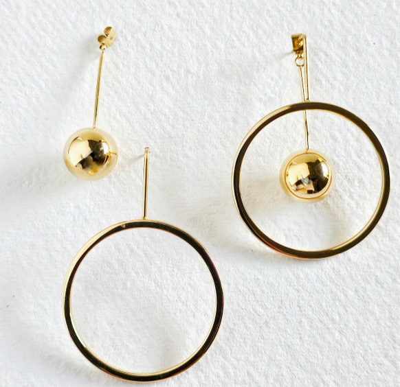 bisjoux bead in hoop seperated.png
