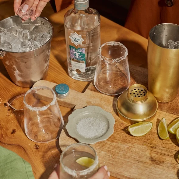 clean zero bar set up 19d1a132560b629ead81dee0f24017a4be83fb325c55e5235db3377bcc85ea9a.webp