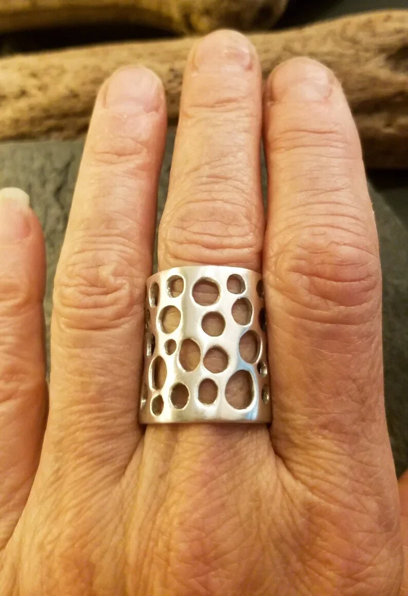 Lisa lace ring on R3AUXTB2MWT5AJEO6Y5NIU7R.webp