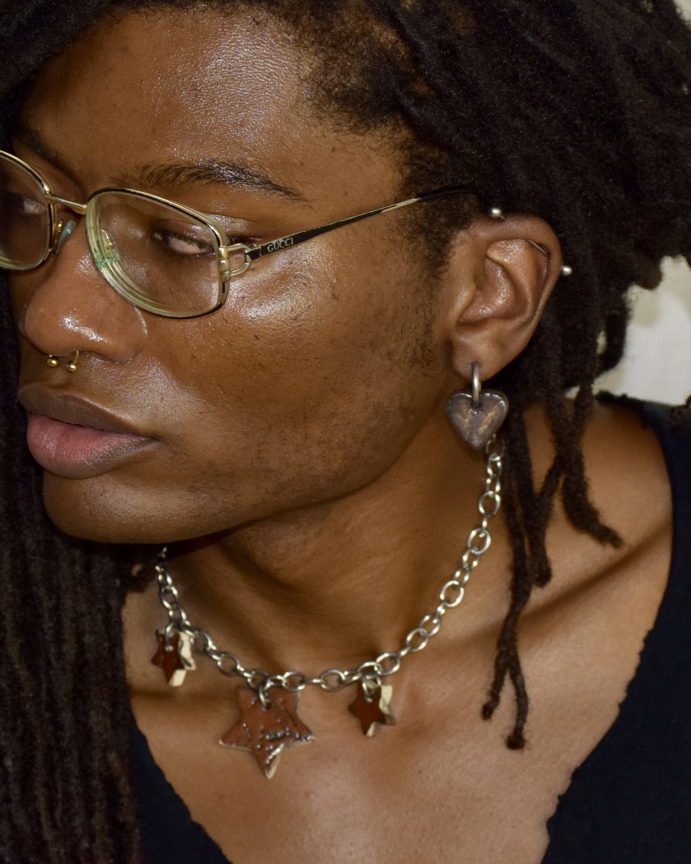 jewels short heart on grey DSC_0268 (1).jpeg