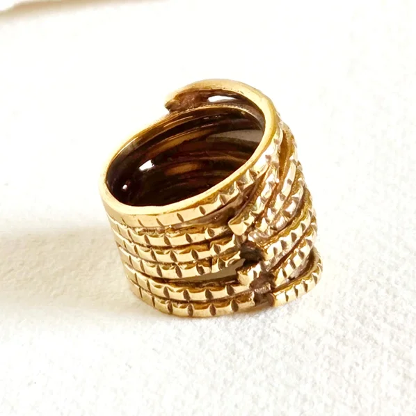 Bisjoux stacked ring back 74706873f66c42fc7aaf8c3271e7eb39947182482627f70b8f41b43cf7cf8bdc.webp