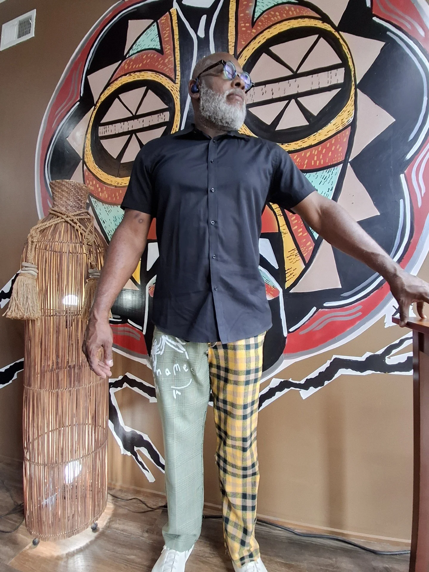Ernie in names pant 02374c2a-414e-4ec1-bb0f-d145b0371875.jpg