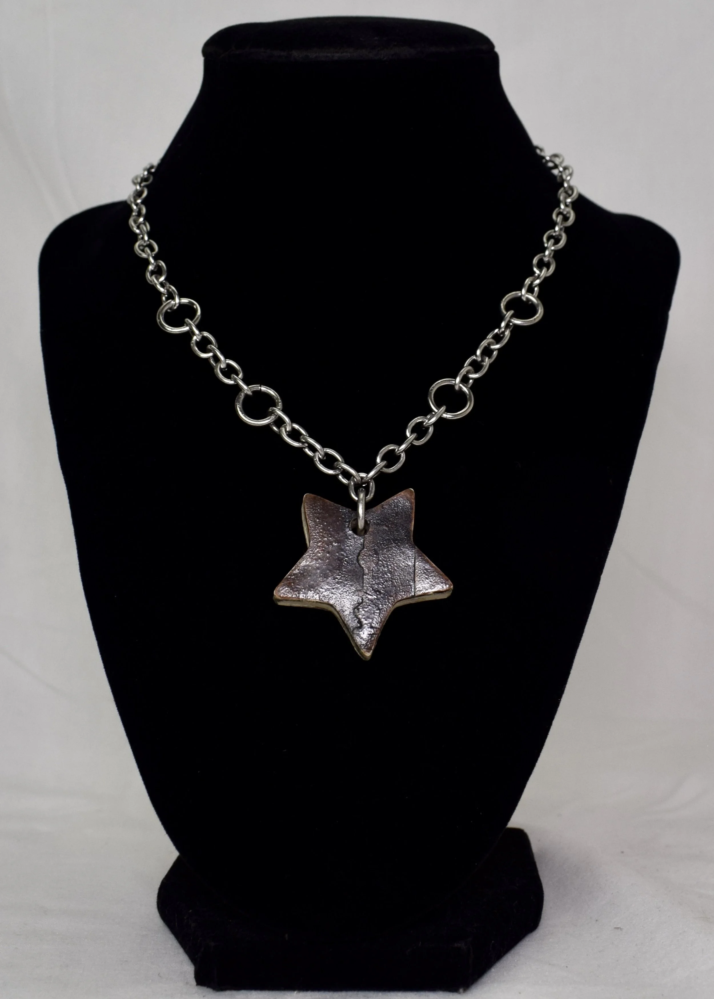 jewels single heart with jewels DSC_0865.jpeg