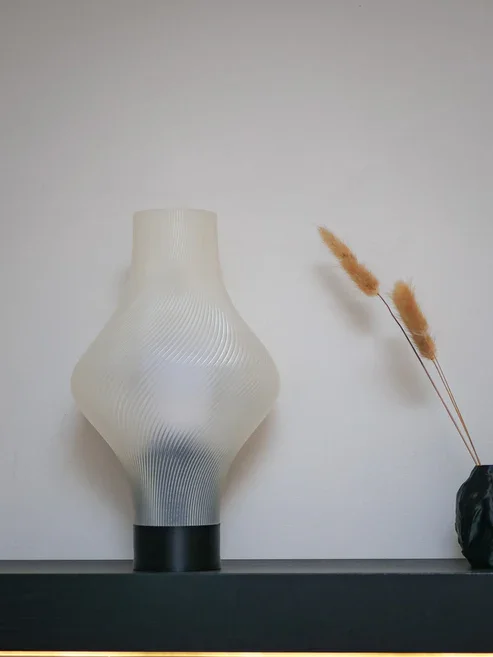 orija opal Solaris_Table_Lamp-Opal-03.webp